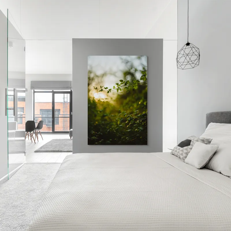Tablou Canvas, "Răsărit printre crenguțe verzi strălucitoare", Frunze, Lumina, Apus, Verdeață, Natură, Relaxare, Atmosferă, Bokeh, Seară, Liniște, 100 x 150 cm – poza 5