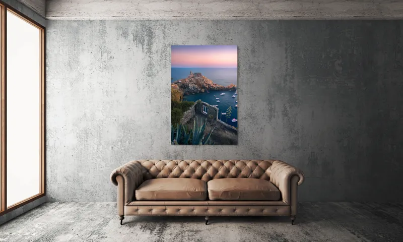 Tablou Canvas, "Castelul fermecat la apus de soare", Ruine, Apus, Lumină, Mare, Bărci, Stânci, Vegetație, Arhitectură, Cer, Frumusețe, 100 x 150 cm – poza 6