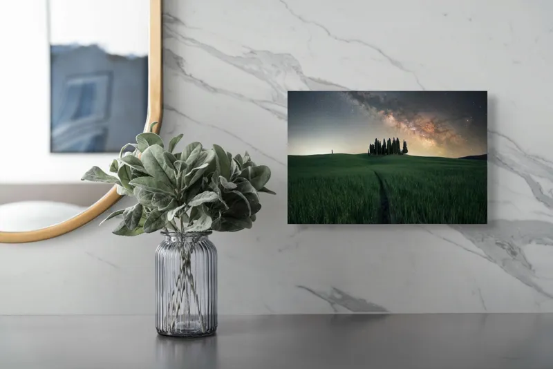 Tablou Canvas, "Cărare sub cerul înstelat", Calea-Laptelui, Copaci, Cer, Noapte, Iarbă, Peisaj, Stele, Linie, Mister, Lumină, 39 x 26 cm – poza 5
