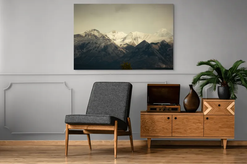 Tablou Canvas, "Munți înzăpeziți sub un cer noros", Pictură, Munți, Zăpadă, Cer, Peisaj, Natură, Stânci, Măreție, 150 x 100 cm – poza 8