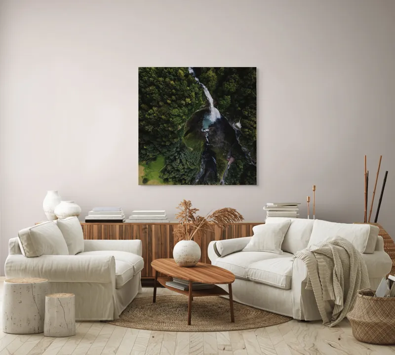 Tablou Canvas, "Cascada din inima pădurii verzi", Pădure, Cascadă, Râu, Verdeață, Peisaj, Natură, Aerian, Frumusețe, Stânci, Apă, 100 x 100 cm – poza 3