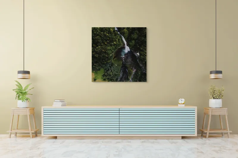 Tablou Canvas, "Cascada din inima pădurii verzi", Pădure, Cascadă, Râu, Verdeață, Peisaj, Natură, Aerian, Frumusețe, Stânci, Apă, 100 x 100 cm – poza 5