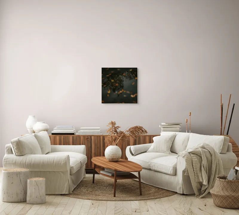 Tablou Canvas, "Reflecția toamnei în apa limpede", Frunze, Reflecție, Apă, Toamnă, Umbre, Natură, Calm, Mister, Melancolie, Întuneric, 50 x 50 cm – poza 7