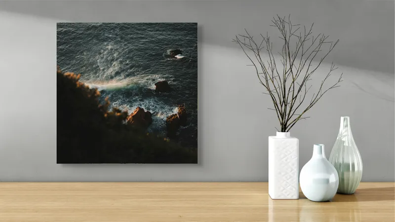 Tablou Canvas, "Valurile învăluind stâncile la apus", Valuri, Stânci, Apus, Ocean, Spumă, Natură, Peisaj, Lumină, 50 x 50 cm – poza 3