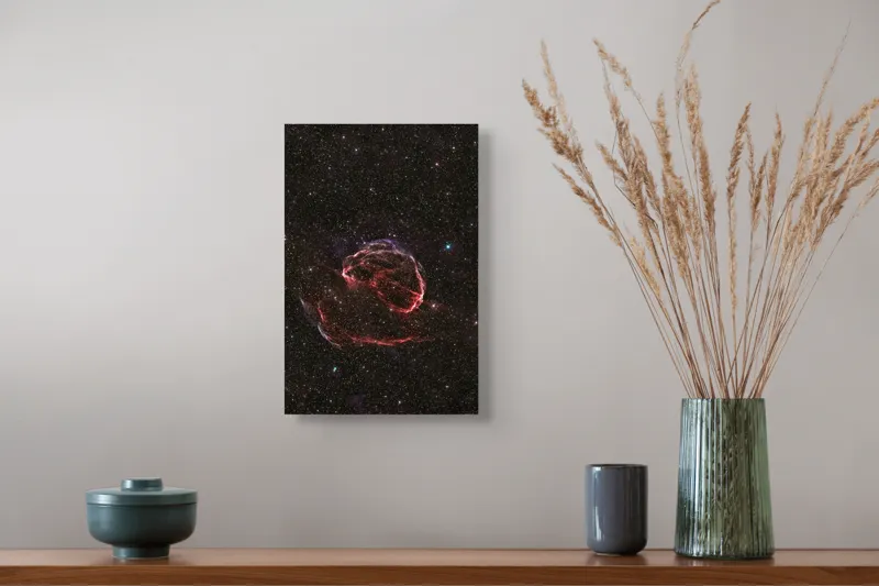 Tablou Canvas, "Explozia unei stele în întuneric", Nebuloasă, Stele, Spatiu, Roșu, Misterios, Lumină, Univers, Cer, Astronomie, Fascinant, 26 x 39 cm – poza 5