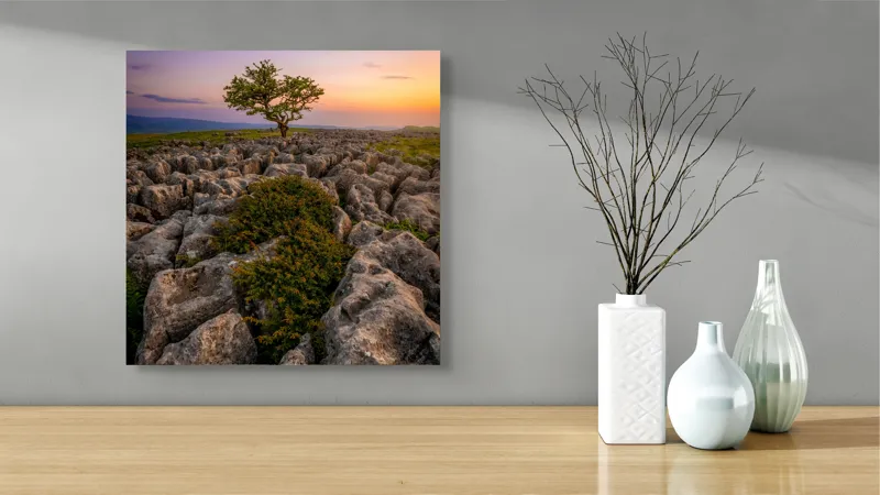 Tablou Canvas, "Copacul singuratic pe stânci aspre", Copac, Solitar, Roci, Apus, Cer, Colorat, Natură, Contrast, Tranquilitate, 50 x 50 cm – poza 3
