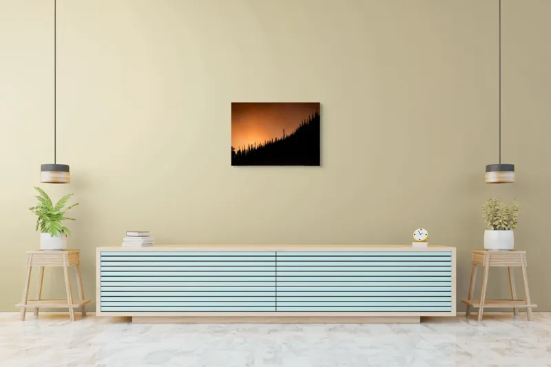 Tablou Canvas, "Apus tainic deasupra pădurii întunecate", Pădure, Siluetă, Apus, Cer, Portocaliu, Umbre, Linie, Orizont, Contrast, Natură, 70 x 50 cm – poza 7