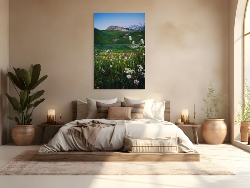 Tablou Canvas, "Poienița înflorită la poalele muntelui", Flori, Munte, Cer, Verdeață, Natură, Peisaj, Vară, Frumusețe, Serenitate, Culori, Întindere, Sălbăticie, Tranquilitate, Vitalitate, 100 x 150 cm – poza 3