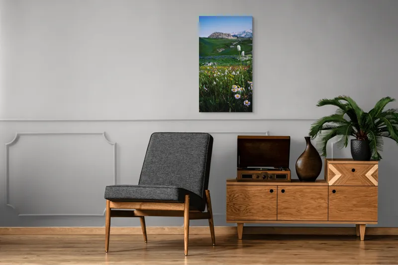 Tablou Canvas, "Poienița înflorită la poalele muntelui", Flori, Munte, Cer, Verdeață, Natură, Peisaj, Vară, Frumusețe, Serenitate, Culori, Întindere, Sălbăticie, Tranquilitate, Vitalitate, 50 x 90 cm – poza 8