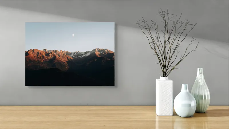 Tablou Canvas, "Luna răsare peste munții stâncoși", Munți, Apus, Lună, Roci, Cer, Umbre, Natură, Calm, Peisaj., 54 x 39 cm – poza 3