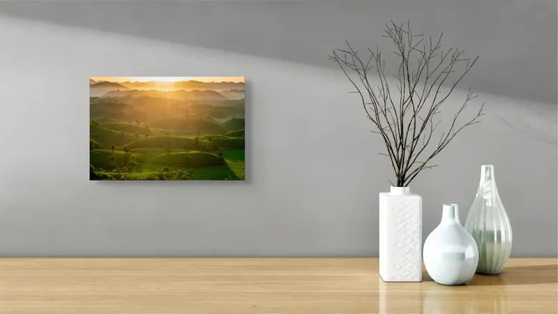 Tablou Canvas, "Răsărit peste colinele verzi", Apus, Dealuri, Lumina, Verdeață, Peisaj, Natură, Pitoresc, Tranquilitate, Frumusețe, Serenitate, 39 x 26 cm – poza 8