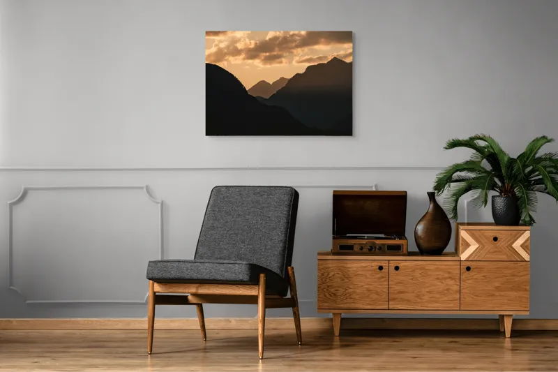 Tablou Canvas, "Misterele Munților în Amurg", Nori, Siluete, Munți, Apus, Lumină, Umbre, Peisaj, Cer, 100 x 70 cm – poza 8