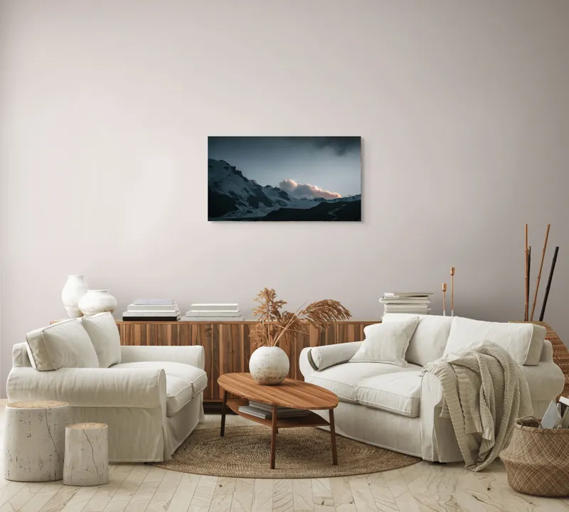 Tablou Canvas, "Norii roz peste munți înzăpeziți", Nor, Munte, Zăpadă, Cer, Umbre, Peisaj, Crepuscul, Tranquilitate, Frig, Natură, 90 x 50 cm – poza 4