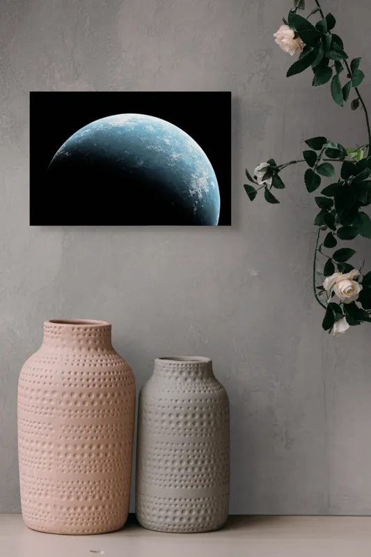 Tablou Canvas, "Planeta albastră în lumină cosmică", ALBASTRU, PLANETĂ, SPAȚIU, LUMINĂ, ÎNTUNERIC, TEXTURĂ, UIMITOR, VAST, 39 x 26 cm – poza 4