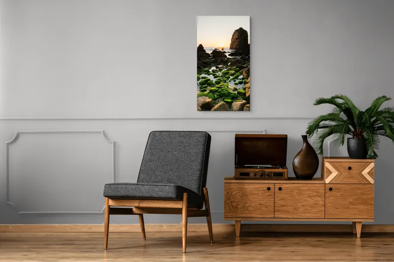 Tablou Canvas, "Apusul peste stâncile acoperite de mușchi", Piatră, Apus, Mare, Mușchi, Valuri, Cer, Rochi, Verde, Lumină, Natură, 50 x 90 cm – poza 8
