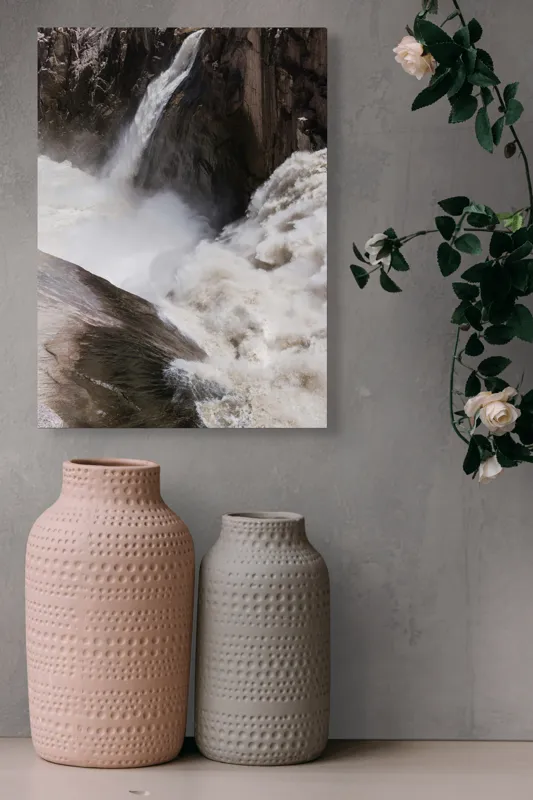 Tablou Canvas, "Cascada tumultoasă în munți stâncoși.", 39 x 54 cm – poza 6