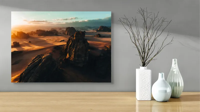 Tablou Canvas, "Pietrele tainice ale apusului etern", Deșert, Răsărit, Relief, Nisip, Roci, Umbre, Peisaj, Cer, Noros, Lumină., 70 x 50 cm – poza 3