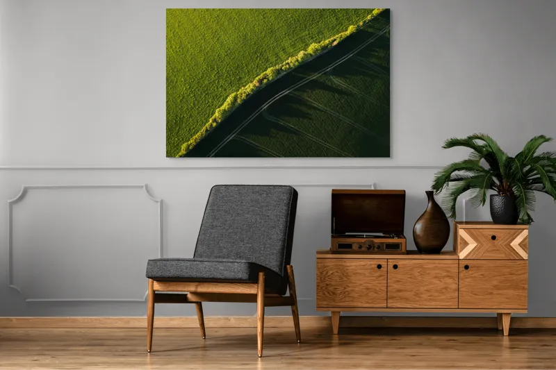 Tablou Canvas, "Umbre lungi pe câmp verde intens", Verde, Linie, Umbre, Drum, Peisaj, Natura, Lumina, Contrast, Camp, Orizont, Textura, 150 x 100 cm – poza 8