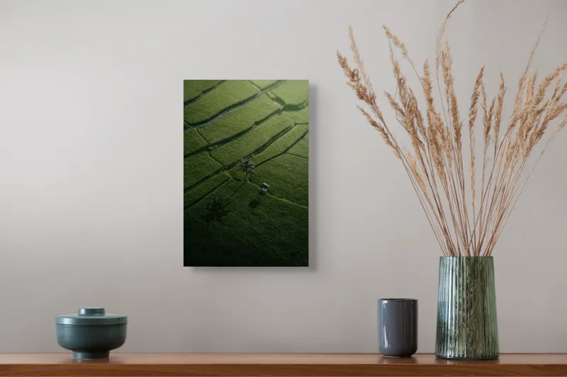 Tablou Canvas, "Umbrele serii peste orezărie", Verde, Lanuri, Palmier, Umbre, Colibe, Apus, Natură, Liniște, 26 x 39 cm – poza 5