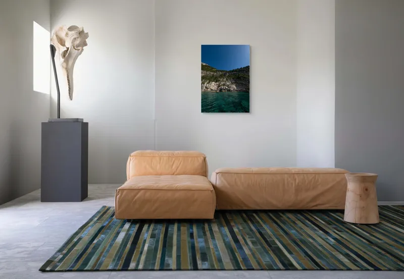 Tablou Canvas, "Cer senin și apă cristalină", Mare, Stânci, Vegetație, Cer, Albastru, Liniște, Natură, Claritate, Verde, Apă, 50 x 70 cm – poza 7