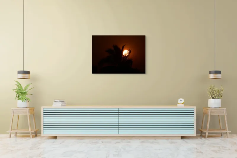 Tablou Canvas, "Palmier la apus de soare", Apus, Siluetă, Frunze, Palmier, Cer, Portocaliu, Contrast, Relaxare, Ocean, Mister, 100 x 70 cm – poza 4