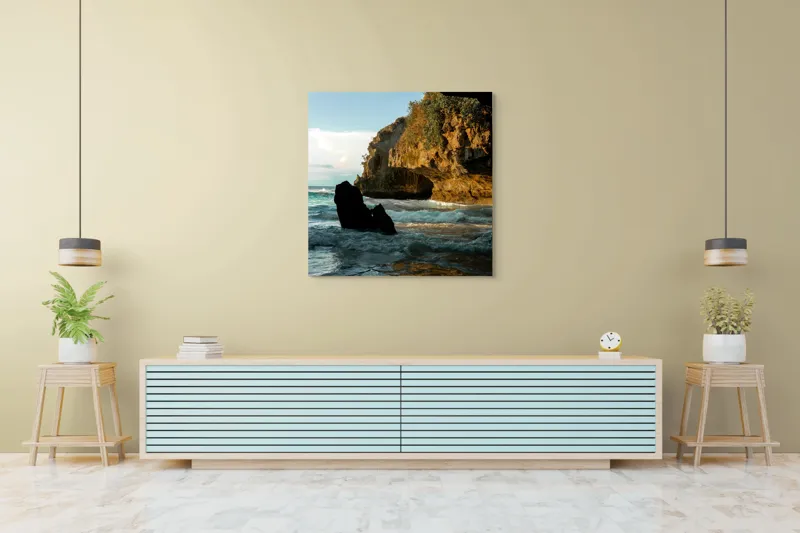 Tablou Canvas, "Refugiu sălbatic la apusul mării", Stâncă, Valuri, Apus, Lumină, Peisaj, Natură, Cer, Mare, Reflexie, Umbre, 100 x 100 cm – poza 5