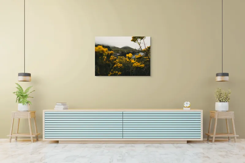 Tablou Canvas, "Galbenul florilor sub cerul noros", Flori, Galbene, Peisaj, Nori, Deal, Vegetație, Apă, Natură., 100 x 70 cm – poza 4