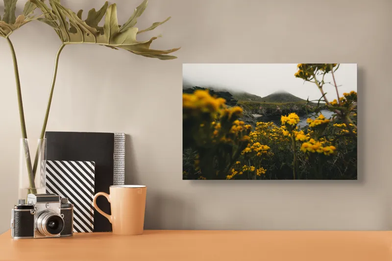 Tablou Canvas, "Galbenul florilor sub cerul noros", Flori, Galbene, Peisaj, Nori, Deal, Vegetație, Apă, Natură., 39 x 26 cm – poza 3