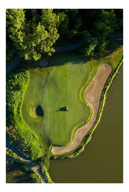 Tablou Canvas, "Verde gurmand lângă ape liniștite", Obscured, Verde, Nisip, Apă, Gol, Natură, Pădure, Golf, Cart, Umbre, Peisaj, 26 x 39 cm