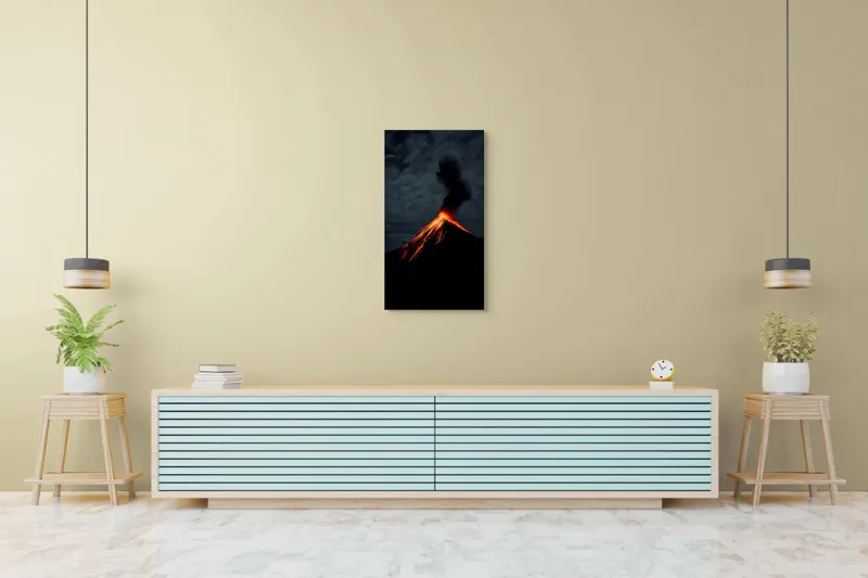 Tablou Canvas, "Erupția spectaculoasă a vulcanului noaptea", Erupție, Foc, Intensitate, Noapte, Spectacol, Natură, Putere, Lumină, Cenușă, Nor, Magmă, Dramatic, Energie, Munte., 50 x 90 cm – poza 6