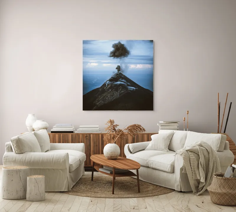 Tablou Canvas, "Norii de fum ai vulcanului treaz", Nor, Erupție, Vulcan, Fum, Cer, Intensitate, Natură, Dramatic, Peisaj, Stâncos, 100 x 100 cm – poza 3