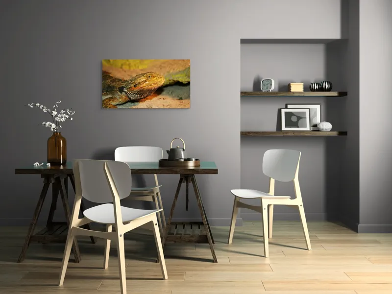 Tablou Canvas, "Dragonul barbos odihnindu-se pe nisip", Șopârlă, Nisip, Textură, Ochi, Solzi, Habitat, Reptilă, Culoare, Detaliu, Furtunoasă, 90 x 50 cm – poza 3