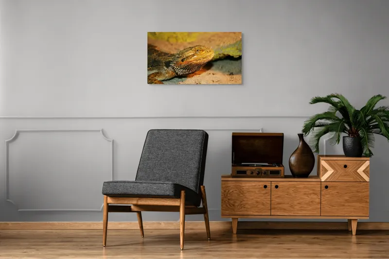 Tablou Canvas, "Dragonul barbos odihnindu-se pe nisip", Șopârlă, Nisip, Textură, Ochi, Solzi, Habitat, Reptilă, Culoare, Detaliu, Furtunoasă, 90 x 50 cm – poza 6