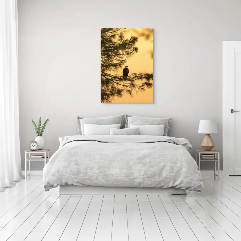 Tablou Canvas, "Vulturul în apusul de aur", Vultur, Ramură, Apus, Siluetă, Natură, Liniște, Eleganță, Contemplare, 70 x 100 cm – poza 3