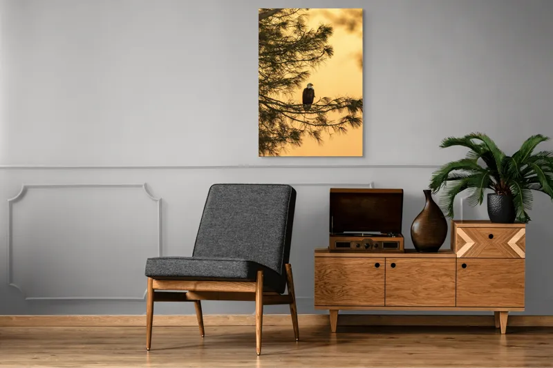 Tablou Canvas, "Vulturul în apusul de aur", Vultur, Ramură, Apus, Siluetă, Natură, Liniște, Eleganță, Contemplare, 70 x 100 cm – poza 6