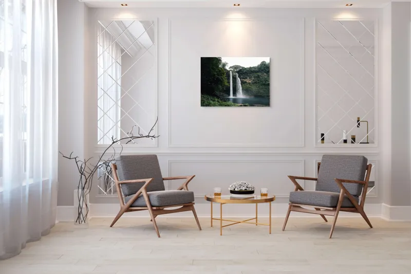 Tablou Canvas, "Cascada printre arborii înalți ai pădurii", Cascadă, Natură, Verdeață, Stânci, Apă, Liniște, Pădure, Cădere, Spectacol, Răcoros, 100 x 70 cm – poza 5
