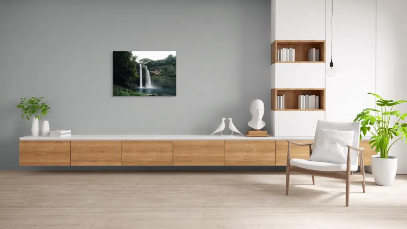 Tablou Canvas, "Cascada printre arborii înalți ai pădurii", Cascadă, Natură, Verdeață, Stânci, Apă, Liniște, Pădure, Cădere, Spectacol, Răcoros, 100 x 70 cm – poza 6