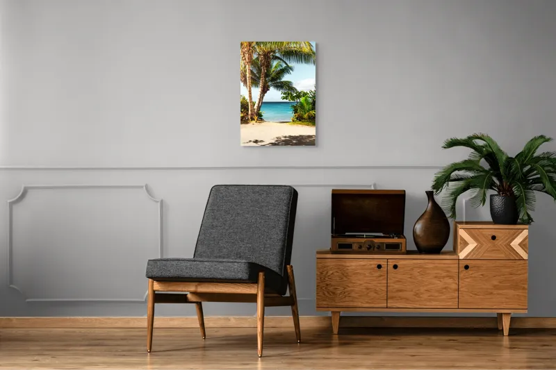 Tablou Canvas, "Vara liniștită pe țărm tropical", Palmiere, Plajă, Apă, Azur, Vegetație, Cer, Relaxare, Natură, 50 x 70 cm – poza 8
