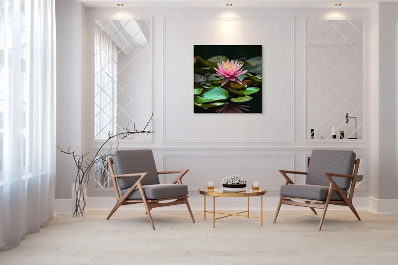 Tablou Canvas, "Lotus senin pe apa întunecată", Floare, Lac, Frunza, Apă, Reflecție, Natură, Tranquilitate, Petale, Verde, Roz, 100 x 100 cm – poza 7