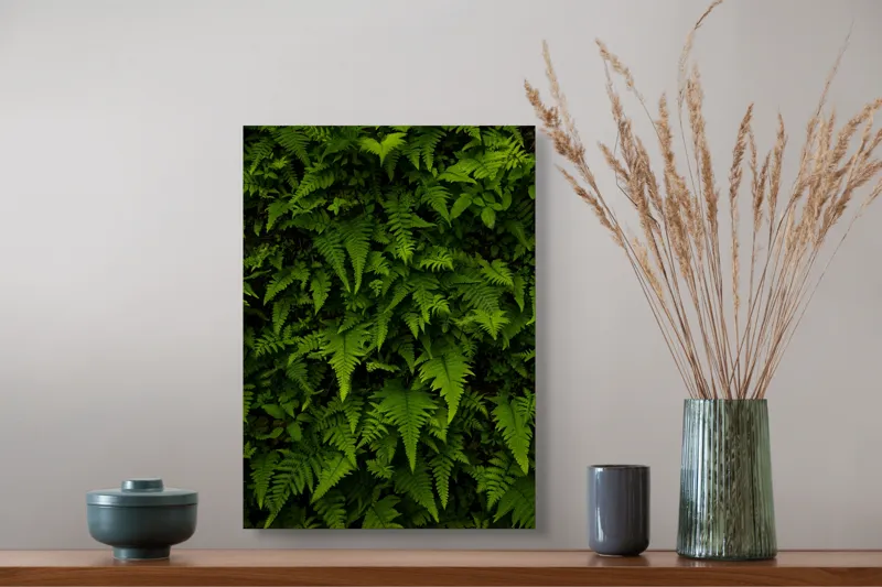 Tablou Canvas, "Frunziș luxuriant în pădure adâncă", Frunze, Verzi, Ferigi, Vegetație, Natural, Verdant, Frumusețe, Textură, Luxuriant, Înverzit, 39 x 54 cm – poza 3