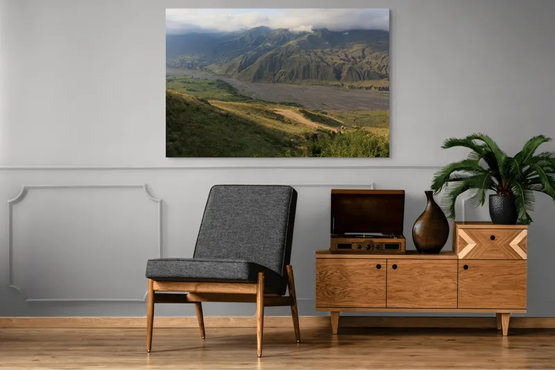 Tablou Canvas, "Valea misterioasă sub cerul înnourat", Pajiște, Munți, Nor, Râu, Vale, Verdeață, Cer, Umbre, Natură, Peisaj, 150 x 100 cm – poza 8