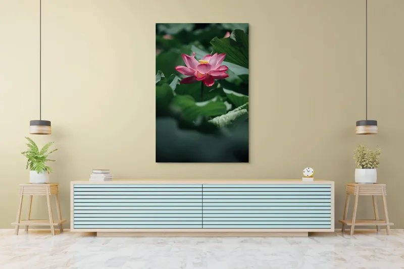 Tablou Canvas, "Frumusețea solitară a lotusului roz", Floare, Lotus, Roz, Frunze, Verde, Natură, Frumusețe, 100 x 150 cm – poza 4