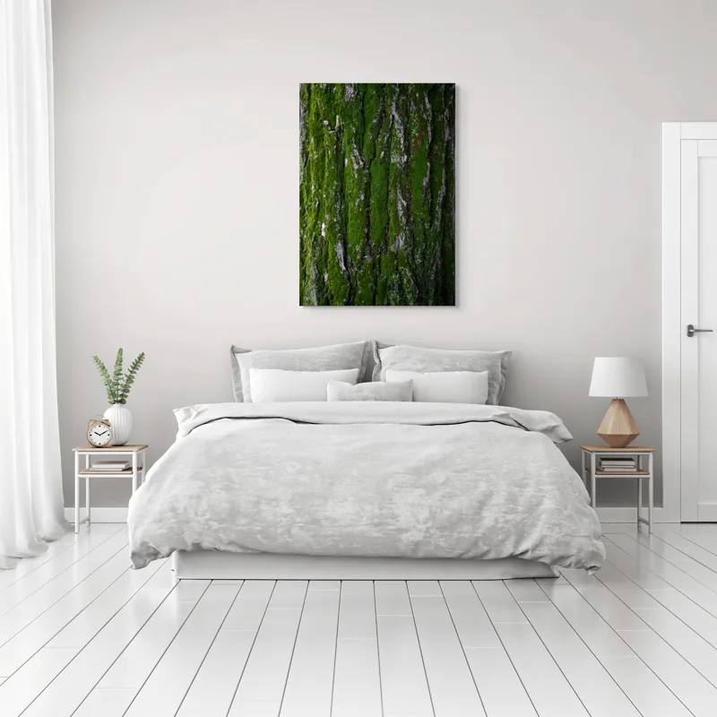 Tablou Canvas, "Tăcerea verde a arborelui bătrân", Scoarță, Mușchi, Textură, Natură, Verde, Rugozitate, Copac, Organic., 70 x 100 cm – poza 3