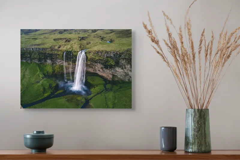 Tablou Canvas Cascadă în inima munților verzi Peisaj Natură Serenitate, 54 x 39 cm – poza 4