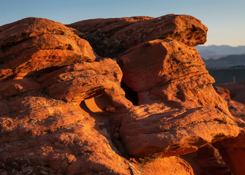 Tablou Canvas, "Rock Formation at Sunset", Pietre, Roci, Apus, Peisaj, Natura, Desert, Texturi, Umareni, Umbre, Formatiuni, Soare, Lumina, 70 x 50 cm – poza 2