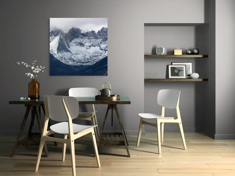 Tablou Canvas, "Zăpezi veșnice pe vârfuri stâncoase", Nor, Vârf, Zăpadă, Piscuri, Rocă, Pădure, Umbre, Răceală, 100 x 100 cm – poza 6