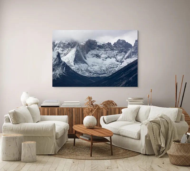 Tablou Canvas, "Zăpezi veșnice pe vârfuri stâncoase", Nor, Vârf, Zăpadă, Piscuri, Rocă, Pădure, Umbre, Răceală, 150 x 100 cm – poza 3