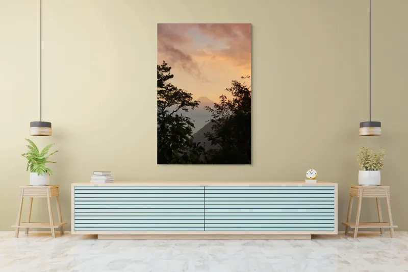 Tablou Canvas, "Muntele magic la asfințit vechi.", Munte, Apus, Siluete, Copaci, Cer, Norii, Peisaj, Lumină, Natură, Liniște, 100 x 150 cm – poza 4