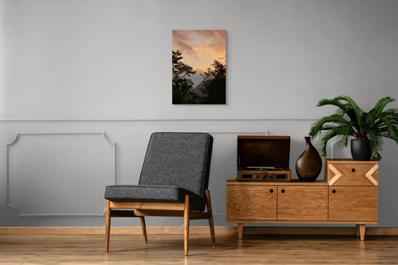 Tablou Canvas, "Muntele magic la asfințit vechi.", Munte, Apus, Siluete, Copaci, Cer, Norii, Peisaj, Lumină, Natură, Liniște, 50 x 70 cm – poza 8