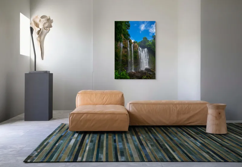 Tablou Canvas, "Cascada și cerul senin de vară", Cascadă, Vegetație, Cer, Stânci, Apă, Natură, Lumină, Aer Curat, Verdeață, Pădure., 70 x 100 cm – poza 7